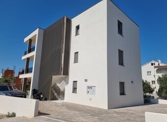 CHORVÁTSKO - 4 izbové apartmány s priestrannými pivnicami - - 3