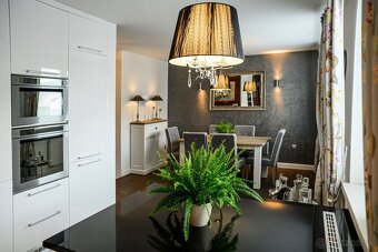 Priestranný 4-izb. mezonet 145m²,2 loggie–Zobor,NR - 3