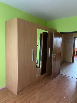 Turany-predám 3izbovy byt spolu s garazou - 3