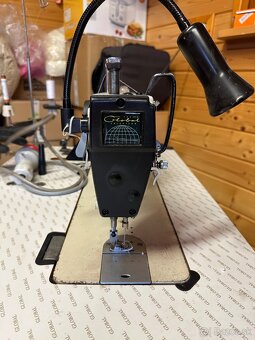 Priemyselný šijací stroj – GLOBAL (so stolom a pedálom) - 3