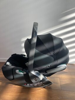 Autosedacka CYBEX Cloud Z2 i-Size + Base Z2 deep black - 3