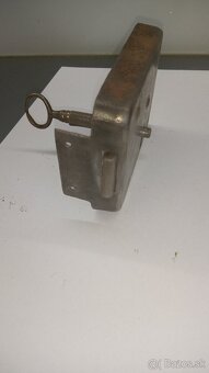 Starožitný krabicový zámek - 3