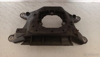 Drziak prevodovky Audi 8K0399263K - 3