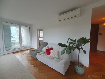 V BLÍZKOSTI OC NIVY - KVAČALOVA ul. - SLNEČNÝ MODERNÝ 2i BYT - 3