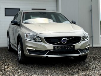 Volvo V60 D3 Cross Country 2.0D,Momentum,1Majiteľ - 3