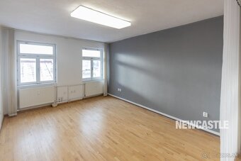 NEWCASTLE⏐Na prenájom kancelárske priestory s parkovaním, pr - 3