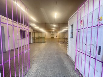 Na prenájom sklad 1474 m² s nakladacími rampami a kancelársk - 3