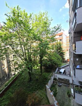 Predaj – Slnečný 2,5 izbový byt Bratislava Staré mesto - 3