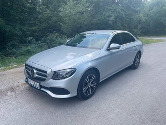 Mercedes-Benz E 200d sedan 4MATIC A/T - 3