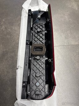 Iveco Daily VI ( prasknuté ) zadné ľavé svetlo - 3