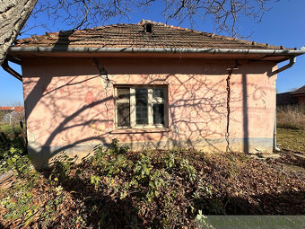 Starý sedliacky dom na veľkom pozemku – vhodné na výstavbu - 3