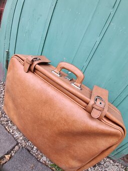 Starý retro kufor - 3