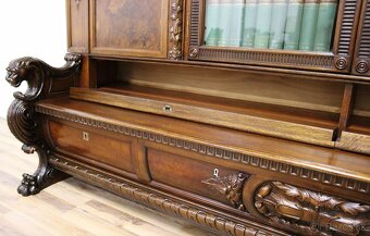 Starožitná neorenesanční knihovna s lavící - tlapy - 3