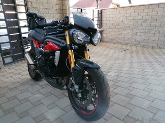 Triumph speed triple R - 3