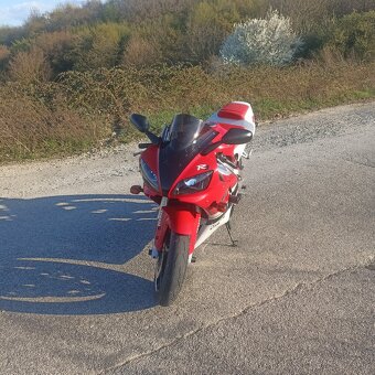 Predám Yamaha R1 - 3