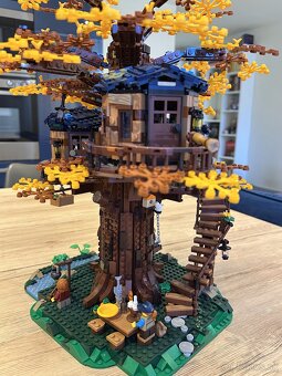 LEGO Ideas 21318 Dom na strome - 3