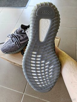 YEEZY Boost 350 Beluga V2 - 3