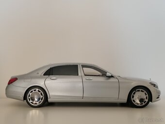 1:18 Mercedes Maybach S500 - 3
