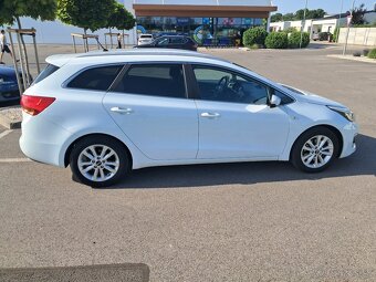 KIA Cee’d Sporty Wagon Combi 74kw Manuál - 3