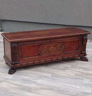 Truhlica vyrezávaná. - 3