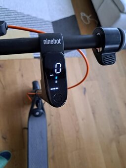 Elektricka kolobezka Ninebot Kickscooter f30 - 3