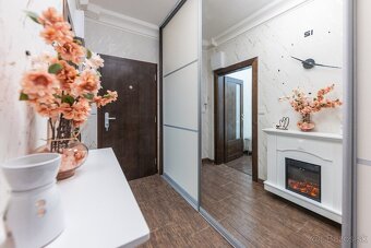 Prenájom 2 izb. byt na Sklenárovej, zariadený, tichý - 3