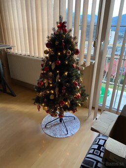 Predám 3d stromček borovicu 150cm - 3