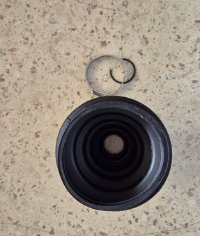 Predám manzetu kĺbu na Cooper 1,6 85kw - 3