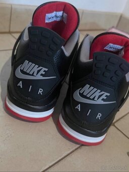 Jordan 4 Retro - 3