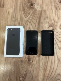 Predám iPhone 7 32GB - 3