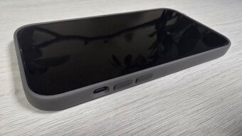 Predám čierny iPhone 15 128GB TOP stav - 3