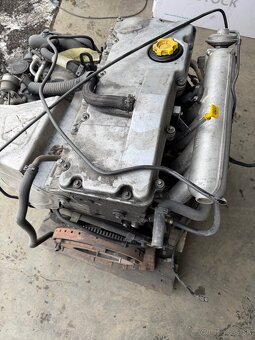 Motor Land Rover Discovery ,Defender 2.5 TD5 - 3