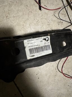 Zadná vystuha e90 - 3