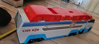 Labkova patrola kamión - 3