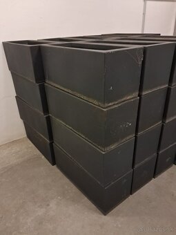 Rezervované Plastové Kvetináče - použité - 3