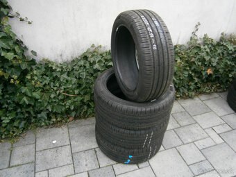 Predám 4x letné temer nové pneu Continental 205/45 R17 88HXL - 3
