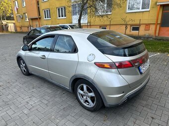 Predám Hondu Civic 2.2.cdti. - 3