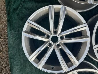 Alu disky Volkswagen PAssat b8 Dartfort silver R18 - 3