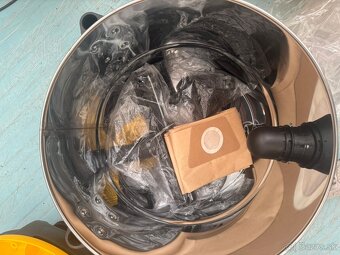 Priemyselný vysávač Stanley Wet&Dry SXVC50XTDE - 3
