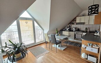 MODERNÝ 3-IZBOVÝ BYT S BALKÓNOM A KRÁSNYM VÝHĽADOM - 3