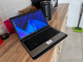 15.6"/HP Notebook/i3/6GB RAM/500GB SSHD/Intel HD grafika 2G - 3