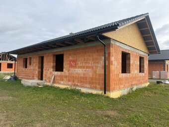 Praktický 4-izbový bungalov v novovybudovanej lokalite- Horo - 3