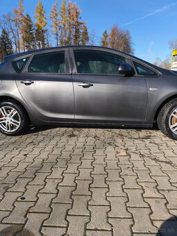 Opel Astra 1.7CDTi rok výroby 2012 - 3