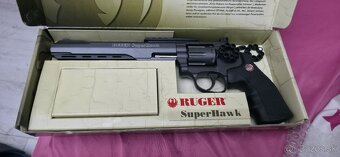 Airsoft pištoľ na stlačení vzduch - 3