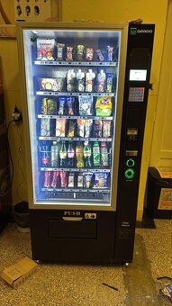 Predam predajný automat Vendo Sanden - 3