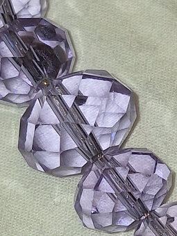 KRÁSNY NÁHRDELNÍK - 3