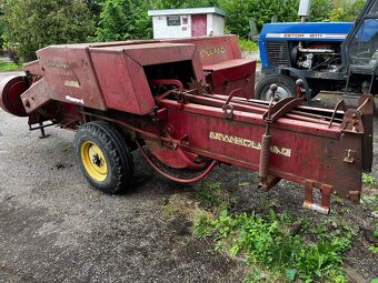 Balikovač New holland 286 - 3