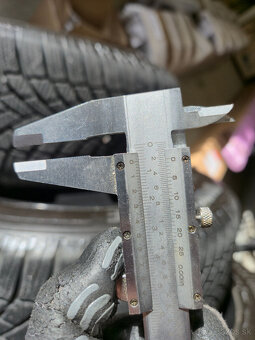 Bridgestone 205/60/R16 - 3