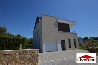 SUKOŠAN, VILA NA PLÁŽI S BAZÉNOM - 3