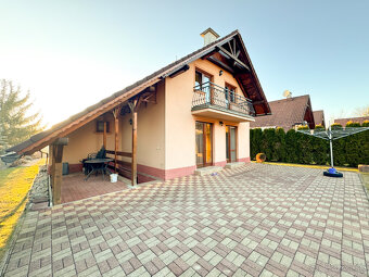 Unikátna ponuka rodinného domu s futbalovým ihriskom a ve - 3